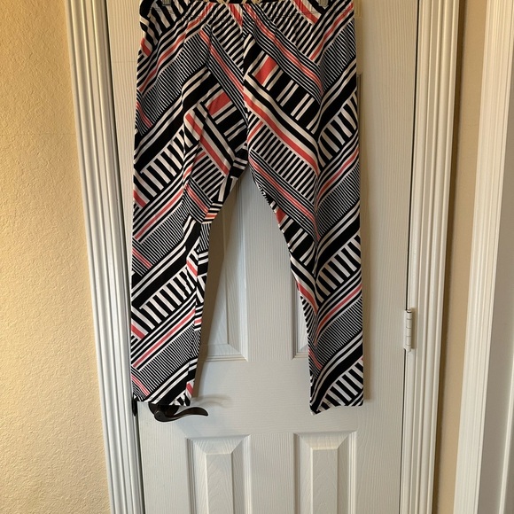 💜3/$15 Stylish Black and Pink Striped Leggings - Picture 1 of 5